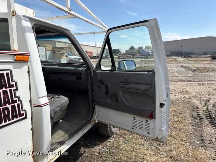 image for item FG2871 1996 Ford F250 XL utility bed pickup truck