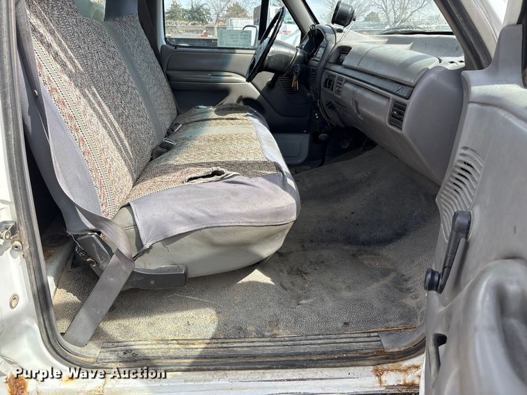 image for item FG2871 1996 Ford F250 XL utility bed pickup truck