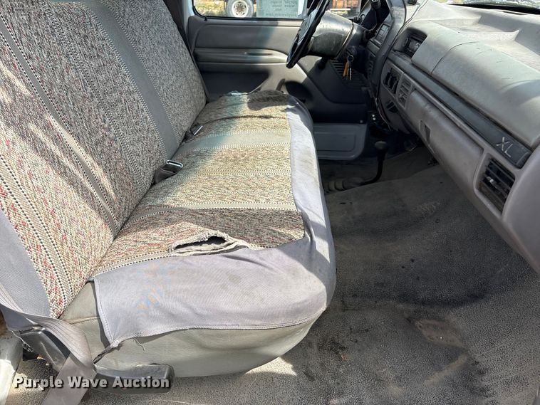 image for item FG2871 1996 Ford F250 XL utility bed pickup truck