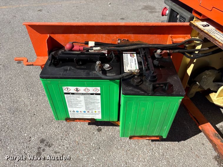 image for item FG2924 2011 JLG 1230ES scissor lift