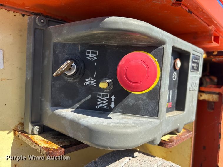image for item FG2924 2011 JLG 1230ES scissor lift