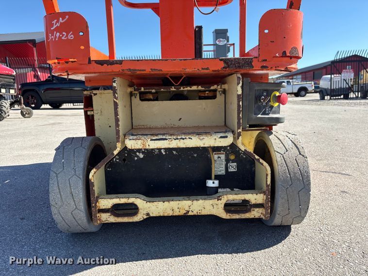 image for item FG2924 2011 JLG 1230ES scissor lift