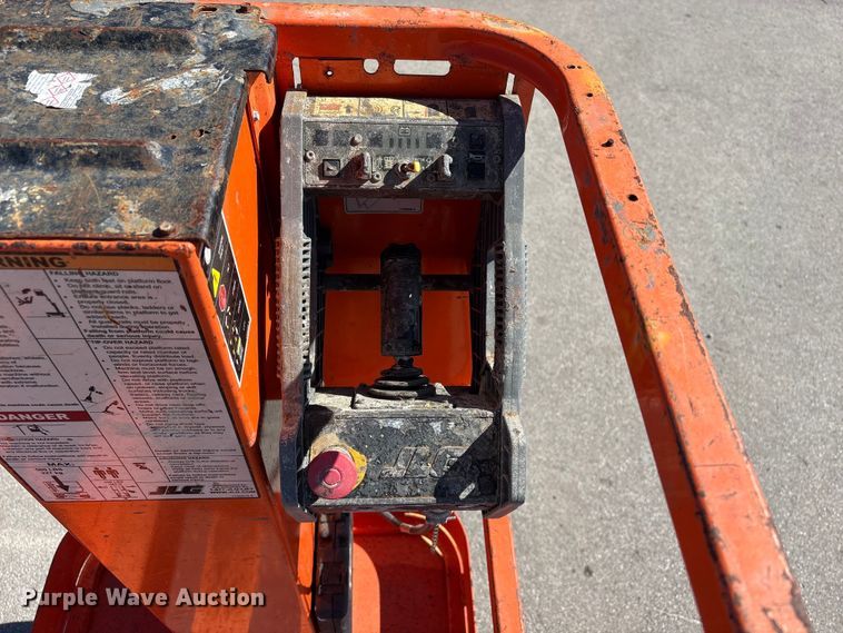 image for item FG2924 2011 JLG 1230ES scissor lift