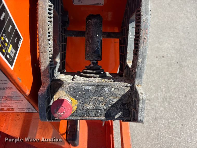 image for item FG2924 2011 JLG 1230ES scissor lift