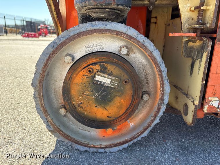 image for item FG2924 2011 JLG 1230ES scissor lift