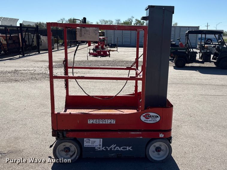 image for item FG2925 2017 SkyJack SJ12 Scissor lift