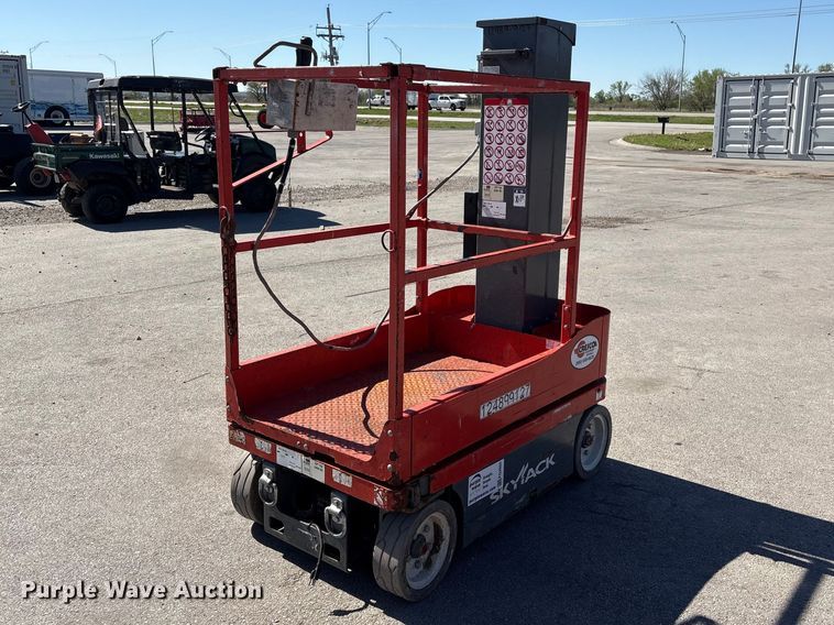 image for item FG2925 2017 SkyJack SJ12 Scissor lift