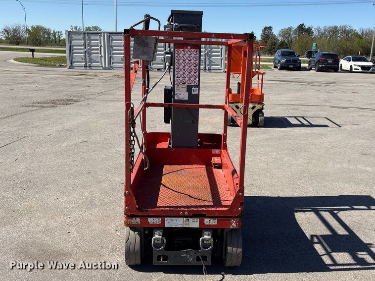 image for item FG2925 2017 SkyJack SJ12 Scissor lift
