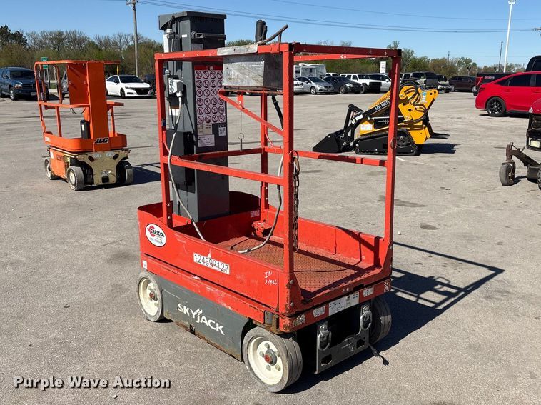 image for item FG2925 2017 SkyJack SJ12 Scissor lift