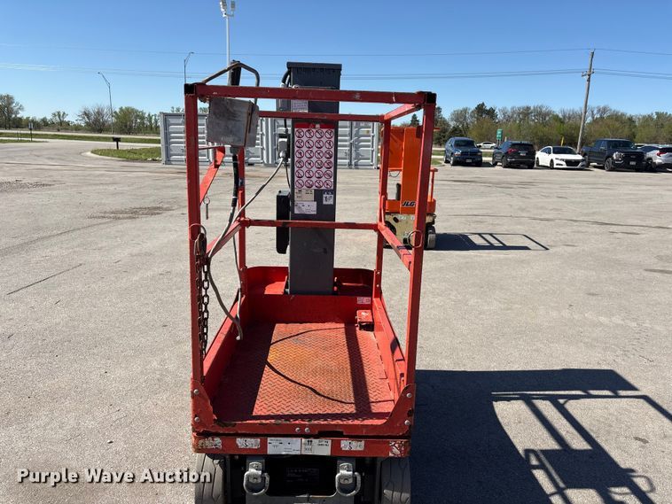 image for item FG2925 2017 SkyJack SJ12 Scissor lift