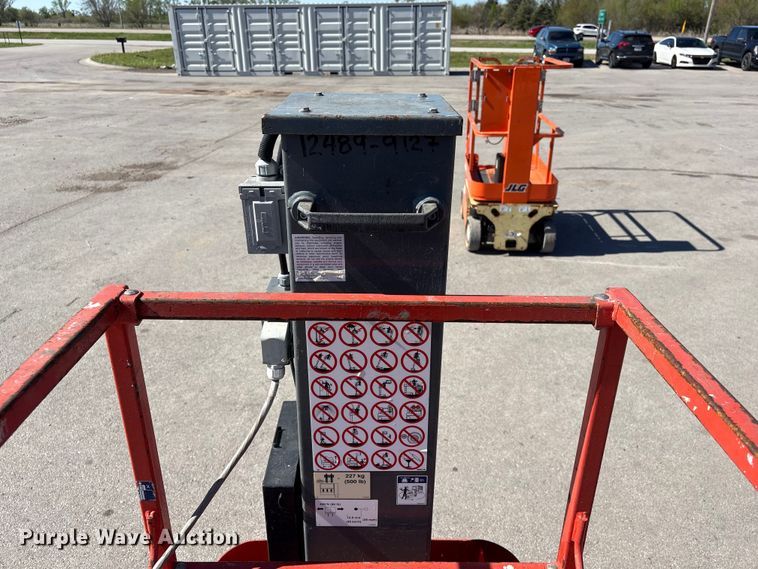 image for item FG2925 2017 SkyJack SJ12 Scissor lift