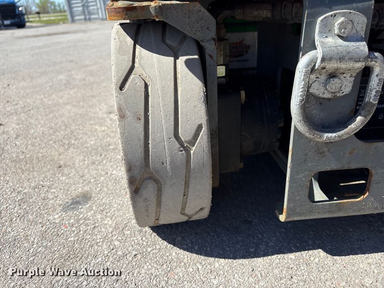 image for item FG2925 2017 SkyJack SJ12 Scissor lift