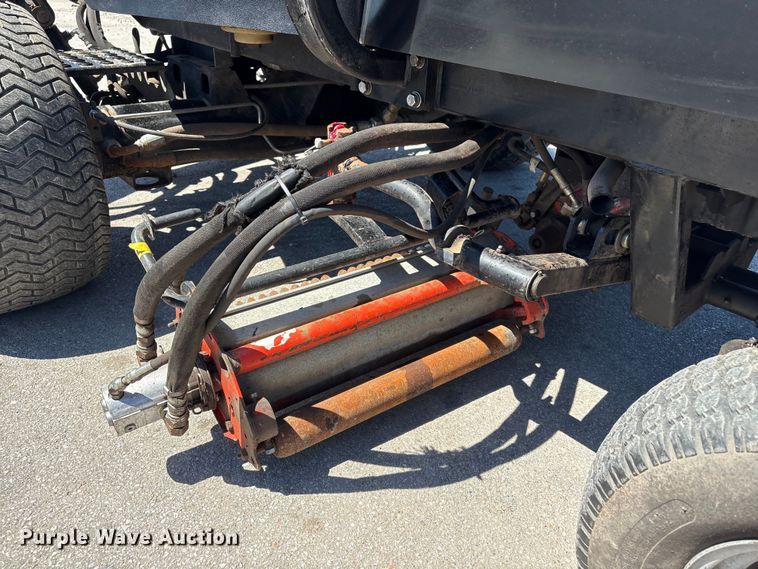 image for item FG2926 2005 Jacobsen LF3400 reel mower