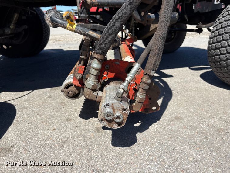 image for item FG2926 2005 Jacobsen LF3400 reel mower