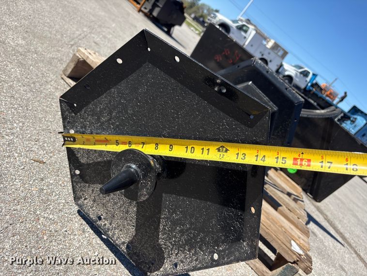 image for item FG2929 Giyi SSW55 skid steer wire winder