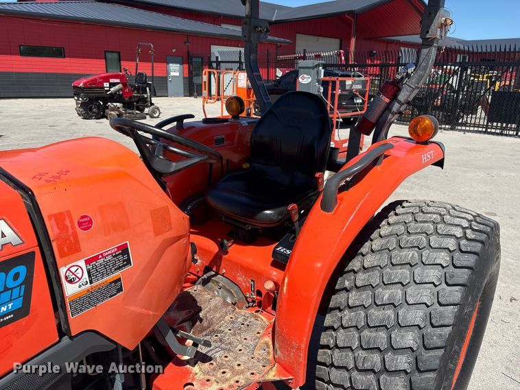image for item FG2938 2016 Kubota MX5200D MFWD tractor