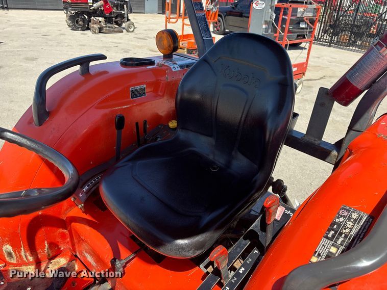 image for item FG2938 2016 Kubota MX5200D MFWD tractor