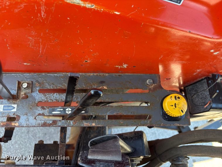 image for item FG2938 2016 Kubota MX5200D MFWD tractor