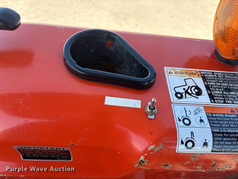 image for item FG2938 2016 Kubota MX5200D MFWD tractor