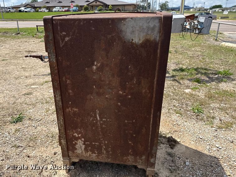 image for item FH6552 Safe