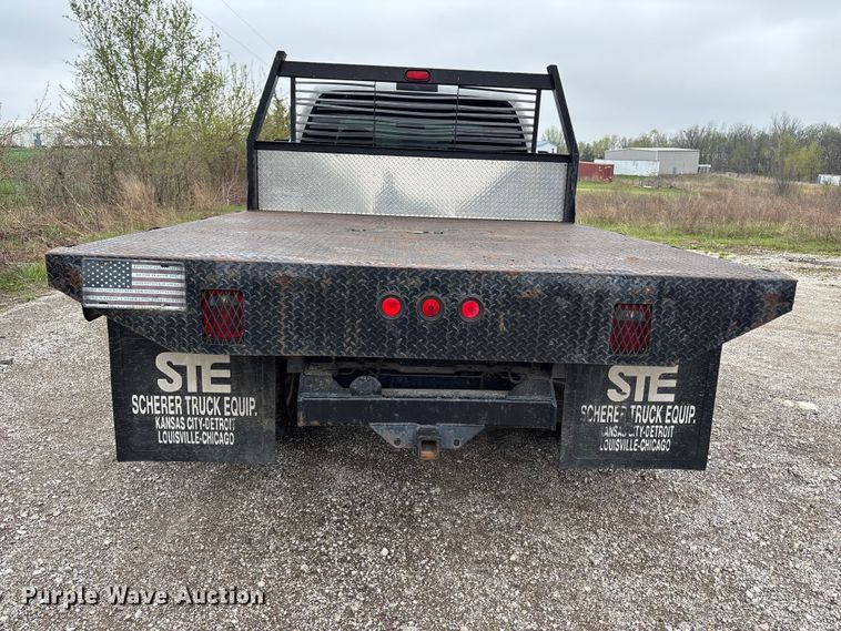 image for item FH7048 2000 Ford F350 Super Duty Ext. Cab flatbed pickup truck