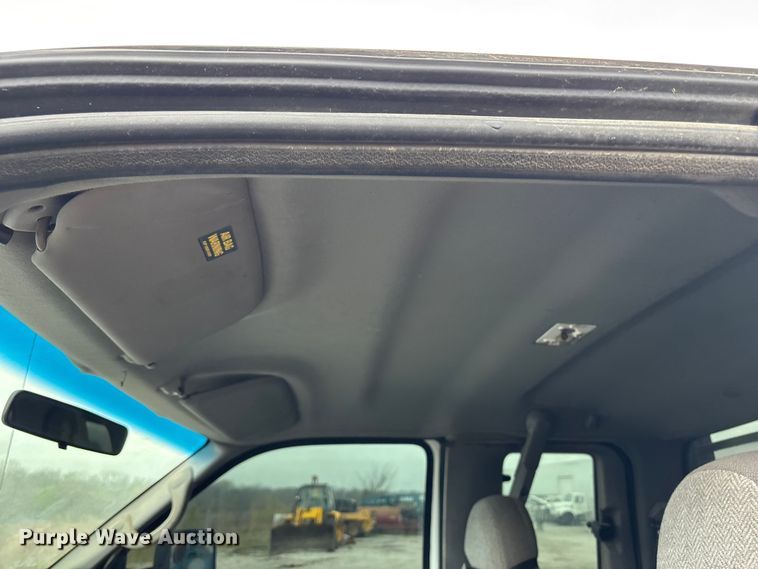 image for item FH7048 2000 Ford F350 Super Duty Ext. Cab flatbed pickup truck