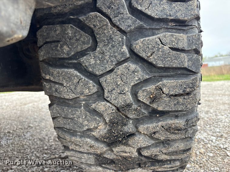 image for item FH7048 2000 Ford F350 Super Duty Ext. Cab flatbed pickup truck