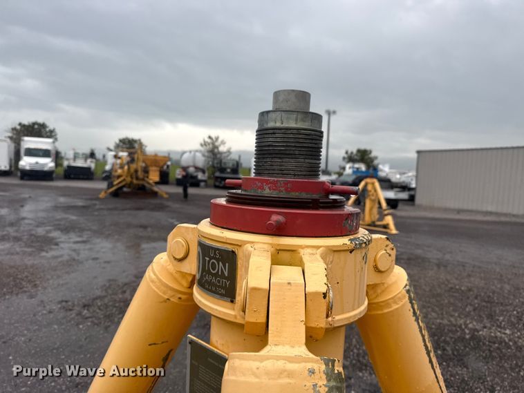 image for item FI0162 Columbus Jack Corp. hydraulic jack