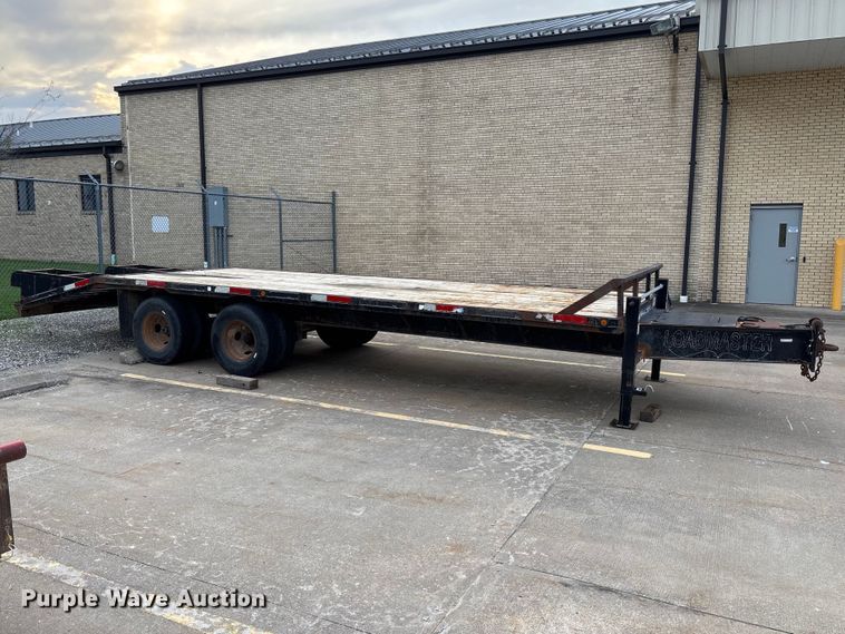 image for item FI1665 2000 Loadmaster equipment trailer