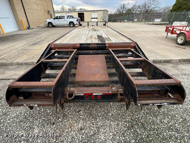 image for item FI1665 2000 Loadmaster equipment trailer