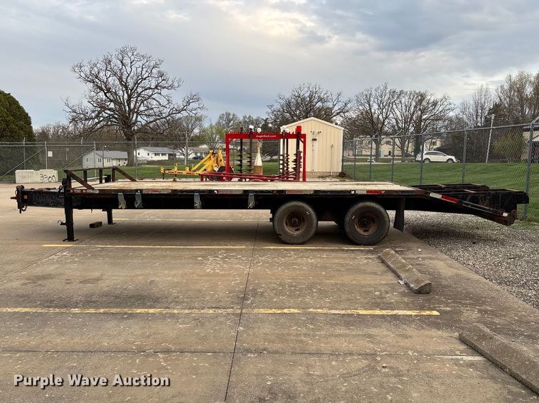 image for item FI1665 2000 Loadmaster equipment trailer