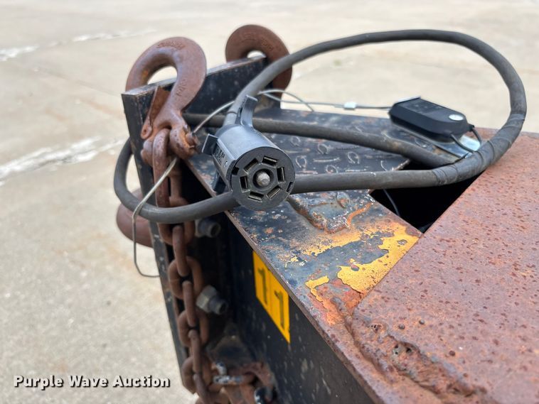image for item FI1665 2000 Loadmaster equipment trailer