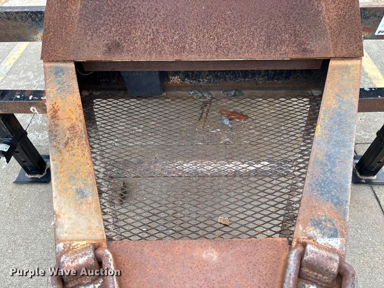 image for item FI1665 2000 Loadmaster equipment trailer