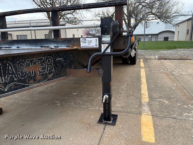 image for item FI1665 2000 Loadmaster equipment trailer