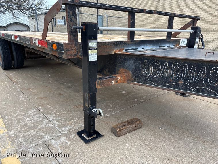 image for item FI1665 2000 Loadmaster equipment trailer