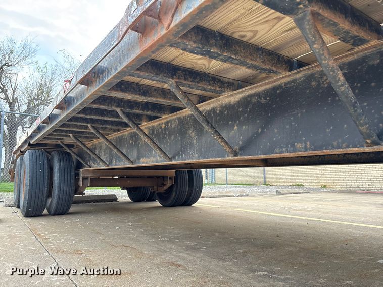 image for item FI1665 2000 Loadmaster equipment trailer