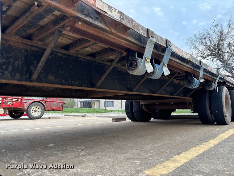 image for item FI1665 2000 Loadmaster equipment trailer