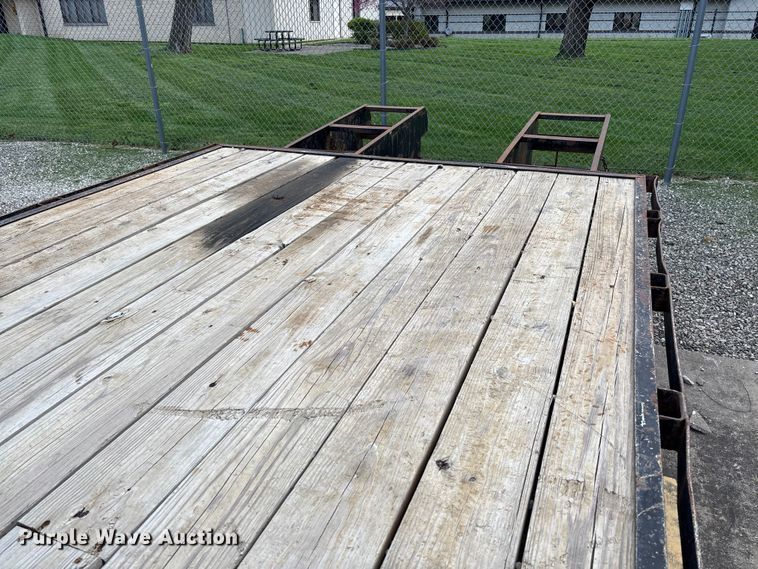 image for item FI1665 2000 Loadmaster equipment trailer