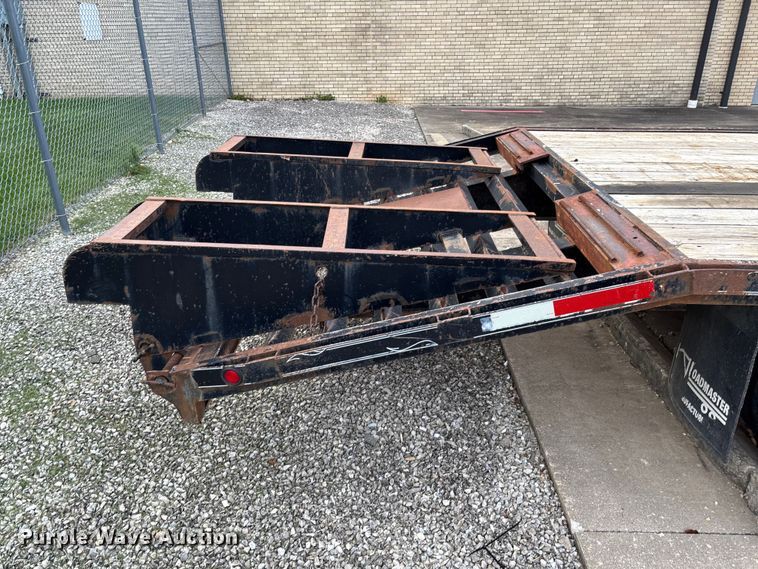 image for item FI1665 2000 Loadmaster equipment trailer