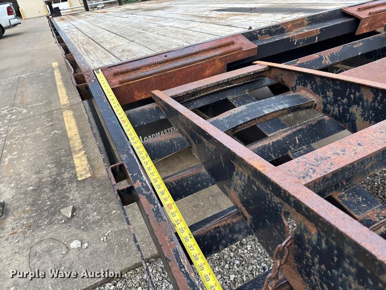 image for item FI1665 2000 Loadmaster equipment trailer