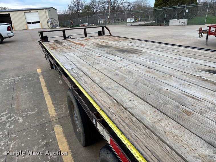 image for item FI1665 2000 Loadmaster equipment trailer