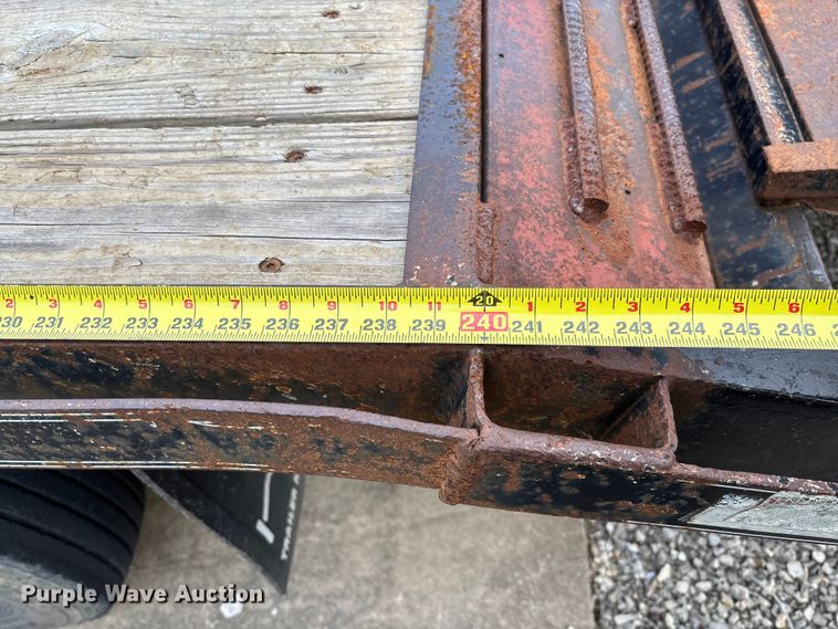 image for item FI1665 2000 Loadmaster equipment trailer