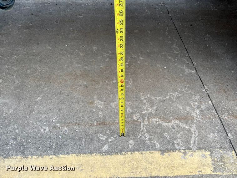 image for item FI1665 2000 Loadmaster equipment trailer