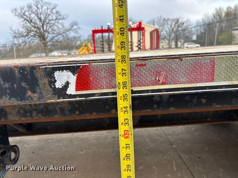 image for item FI1665 2000 Loadmaster equipment trailer