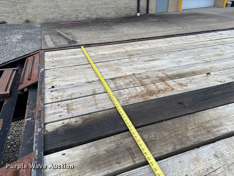 image for item FI1665 2000 Loadmaster equipment trailer