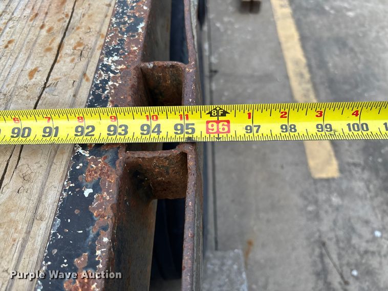 image for item FI1665 2000 Loadmaster equipment trailer