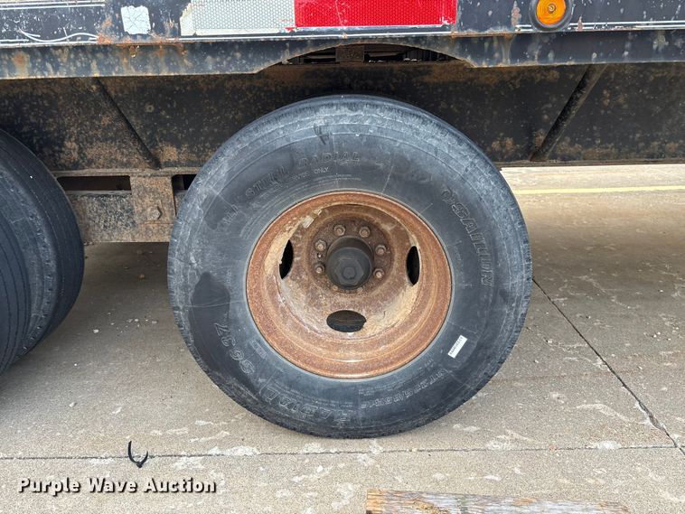 image for item FI1665 2000 Loadmaster equipment trailer