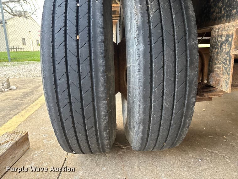 image for item FI1665 2000 Loadmaster equipment trailer