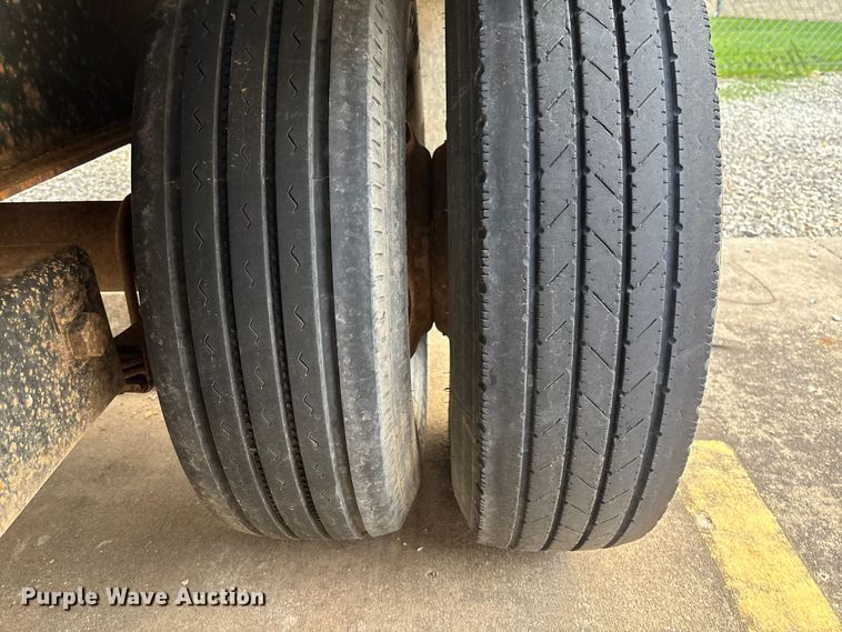 image for item FI1665 2000 Loadmaster equipment trailer