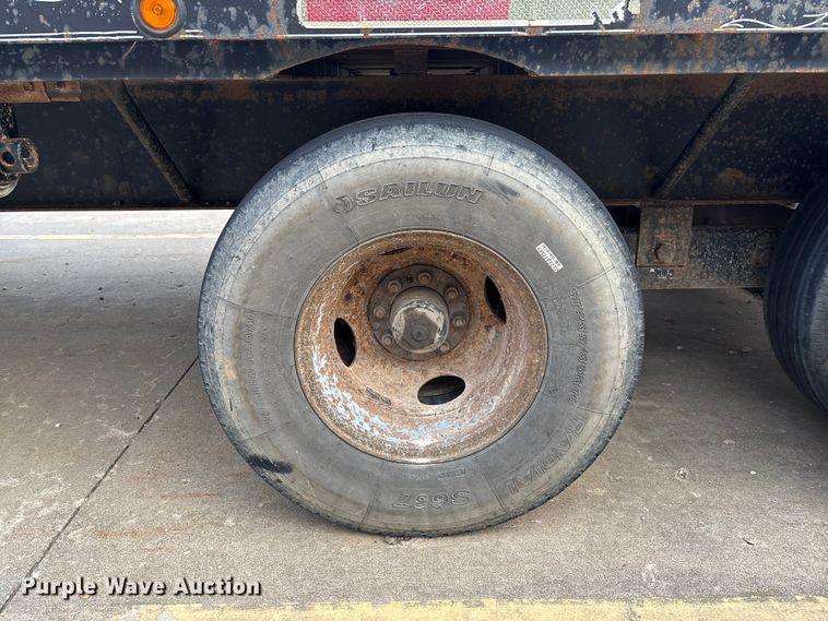 image for item FI1665 2000 Loadmaster equipment trailer